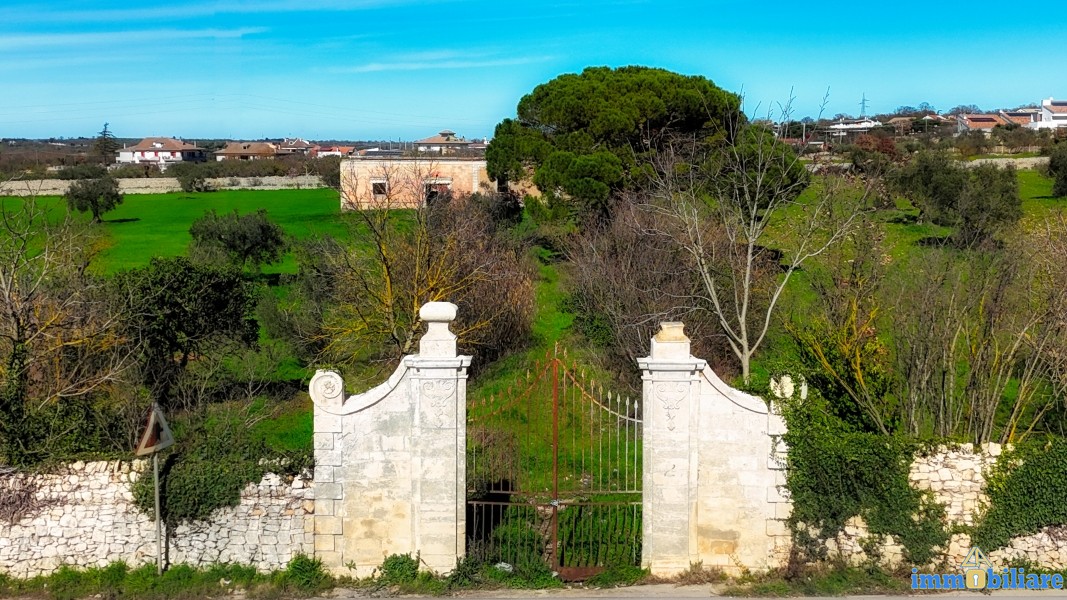 Antico casolare alle porte del paese